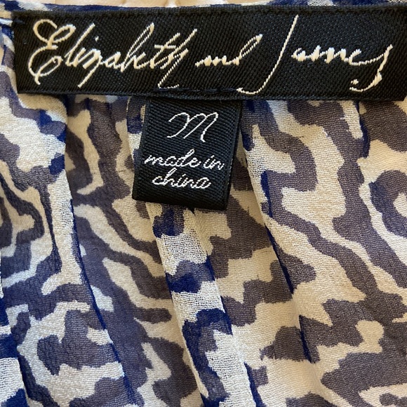 Elizabeth and James Silk Tunic Blouse. Size M/L. - Picture 7 of 7